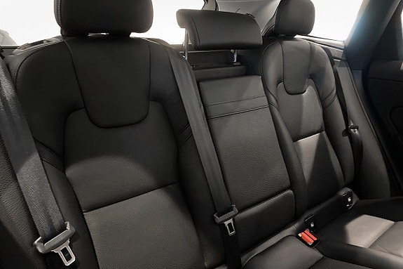 Volvo XC60 10 of 15