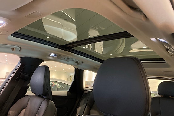 Volvo XC60 12 of 15
