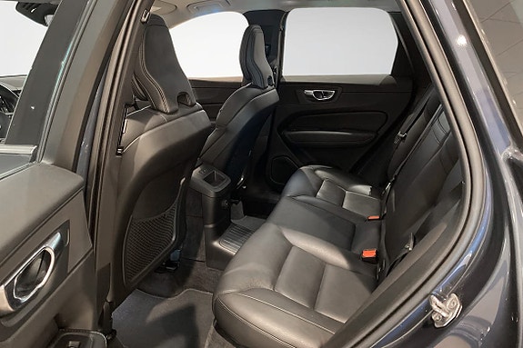 Volvo XC60 7 of 15