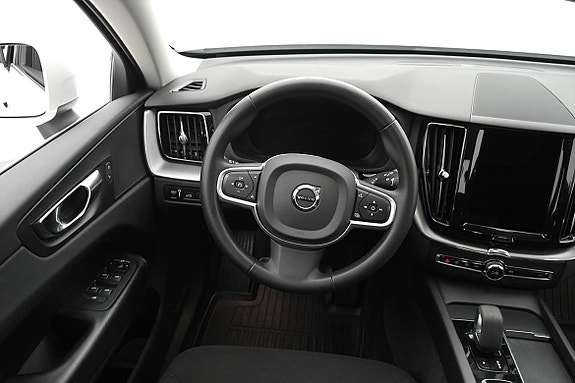 Volvo XC60 14 of 30