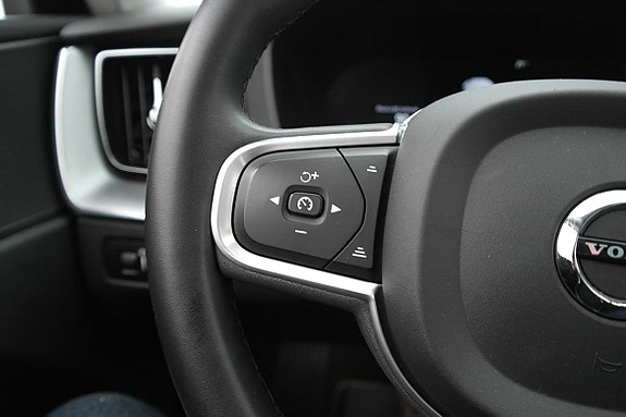 Volvo XC60 16 of 30