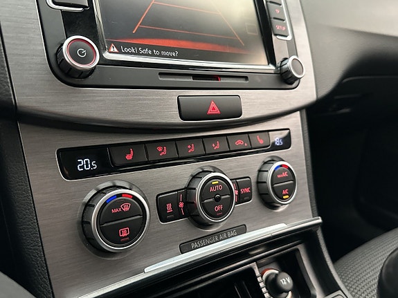 Volkswagen Passat 20 of 29