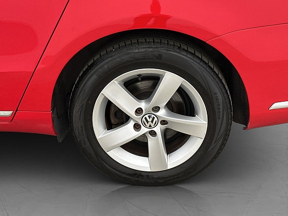 Volkswagen Passat 29 of 29