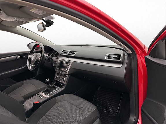 Volkswagen Passat 24 of 29