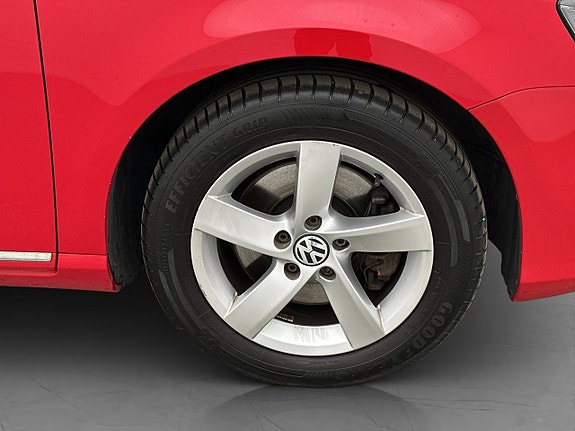 Volkswagen Passat 23 of 29