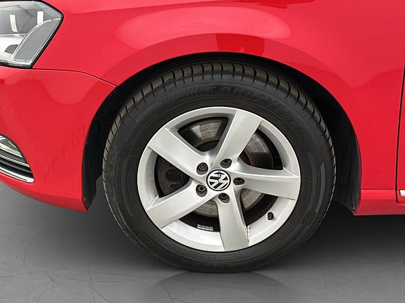 Volkswagen Passat 28 of 29