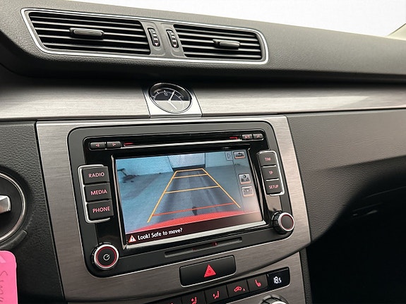 Volkswagen Passat 17 of 29