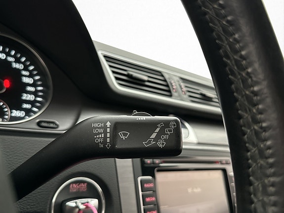 Volkswagen Passat 16 of 29