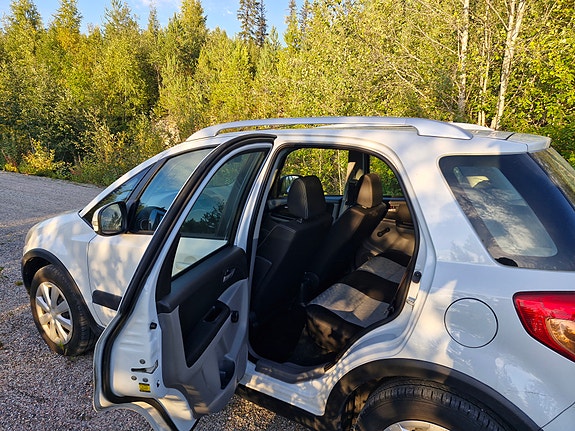 Suzuki SX4 5 of 10