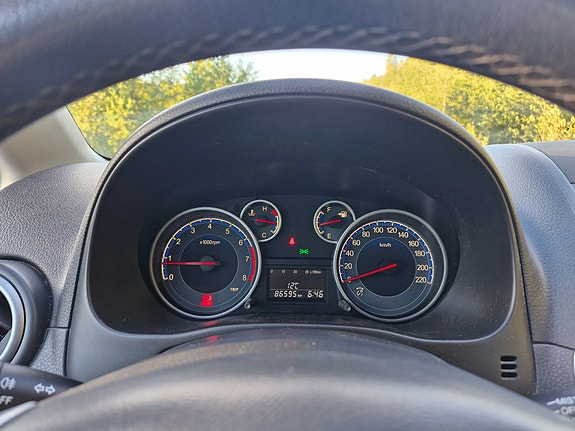 Suzuki SX4 8 of 10