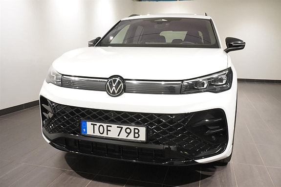 Volkswagen Tiguan 8 of 16