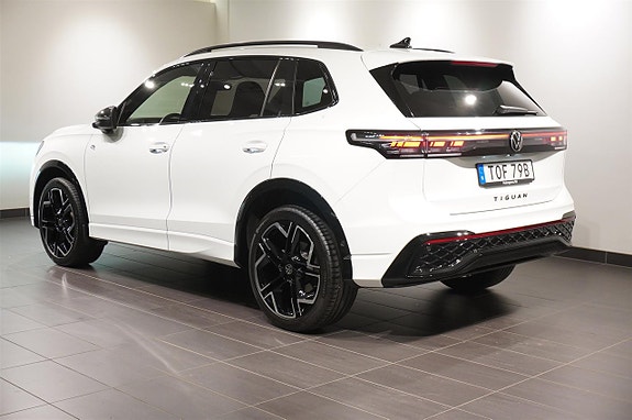 Volkswagen Tiguan 3 of 16