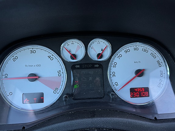 Peugeot 307 8 of 9