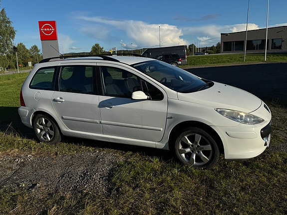 Peugeot 307 3 of 9