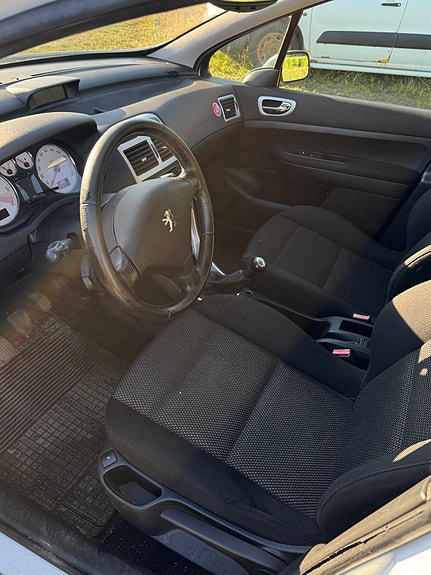 Peugeot 307 7 of 9