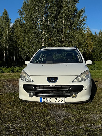 Peugeot 307 4 of 9