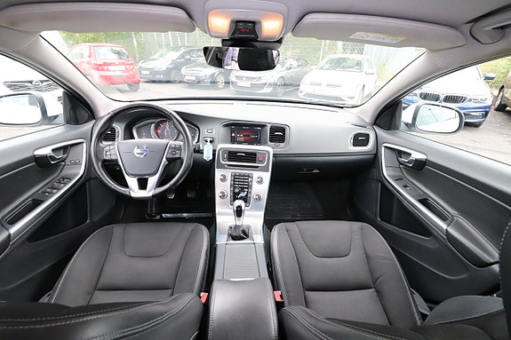 Volvo V60 14 of 20