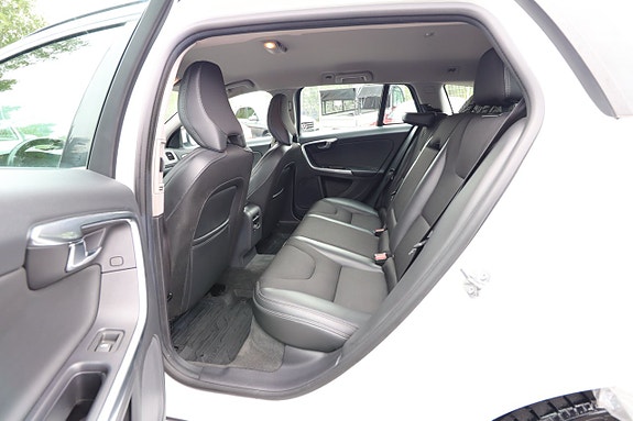 Volvo V60 13 of 20