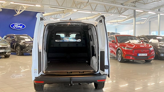 Ford Transit Connect 6 of 12