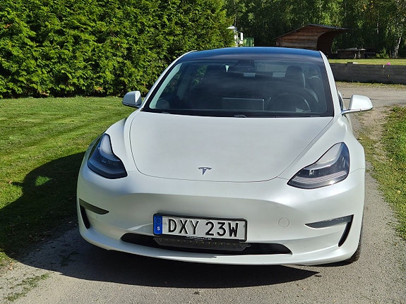 Tesla Model 3 6 of 12