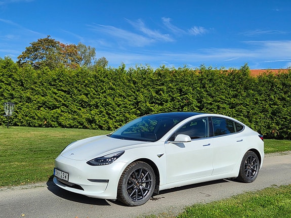 Tesla Model 3 2 of 12