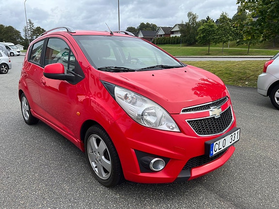 Chevrolet Spark 2 of 6