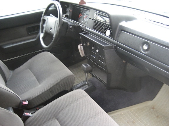 Volvo 244 7 of 12