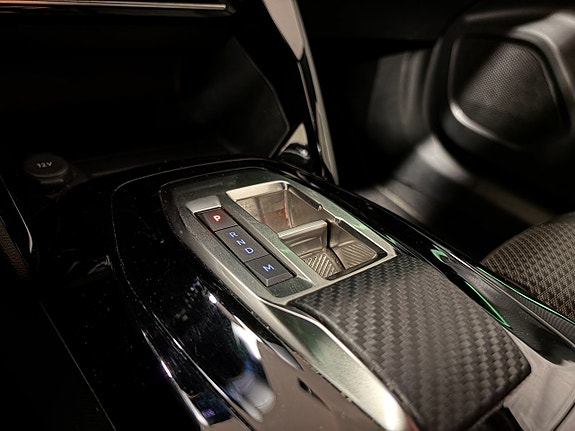 Peugeot 2008 10 of 17