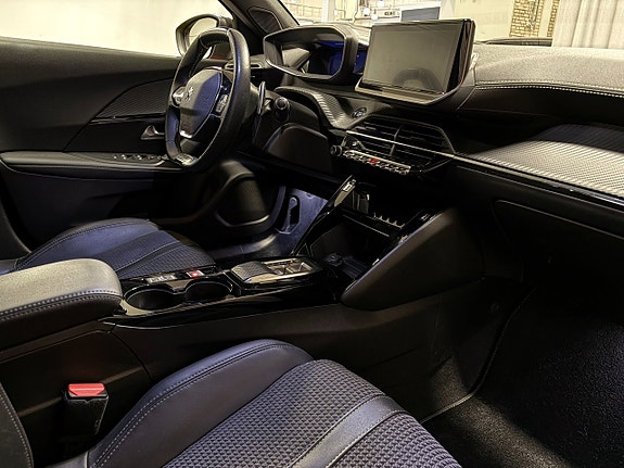 Peugeot 2008 9 of 17