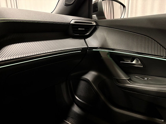 Peugeot 2008 12 of 17