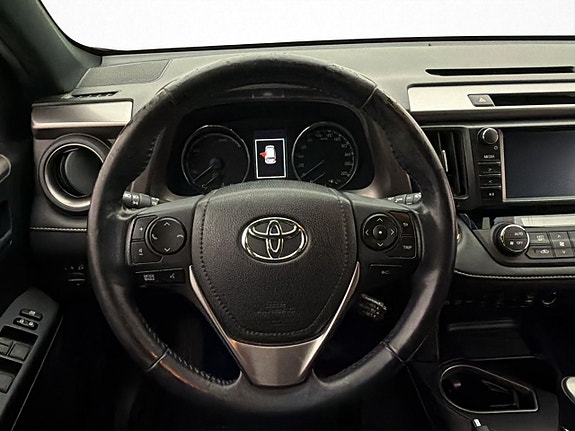 Toyota RAV4 14 of 30