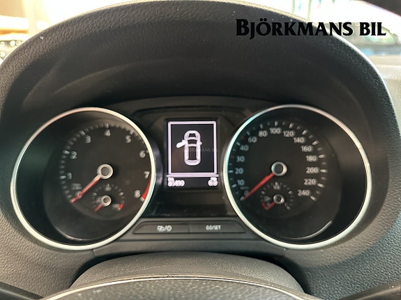 Volkswagen Polo 10 of 17