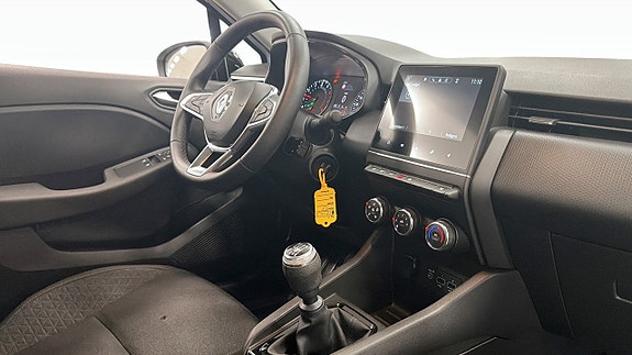 Renault Clio 15 of 22