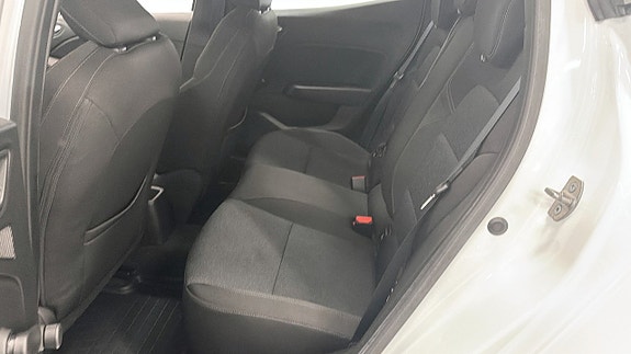 Renault Clio 10 of 22