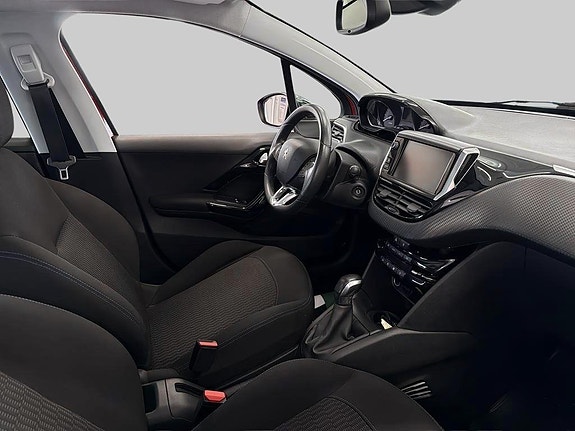 Peugeot 208 6 of 15
