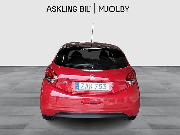 Peugeot 208 4 of 15