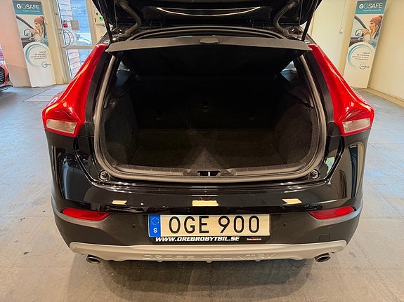 Volvo V40 Cross Country 24 of 26