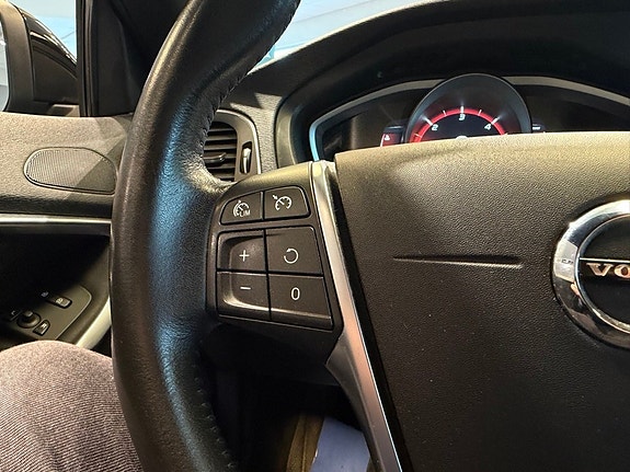 Volvo V40 Cross Country 17 of 26