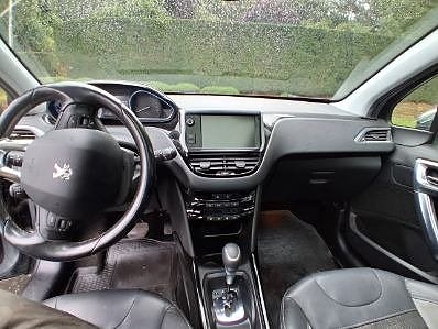 Peugeot 2008 6 of 8