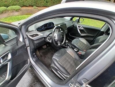 Peugeot 2008 5 of 8
