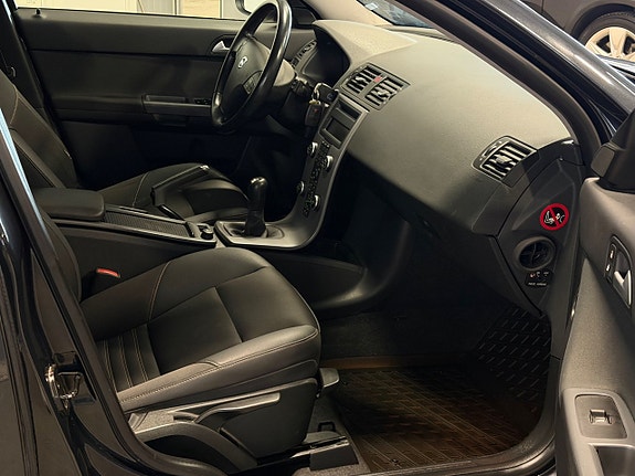 Volvo V50 9 of 12
