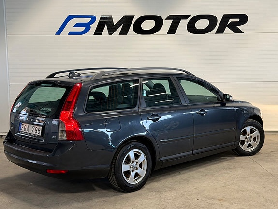 Volvo V50 3 of 12