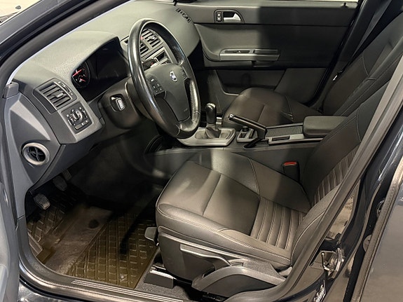 Volvo V50 5 of 12
