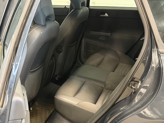 Volvo V50 7 of 12