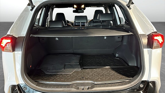 Toyota RAV4 10 of 12