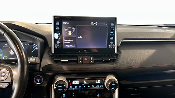 Toyota RAV4 12 of 12