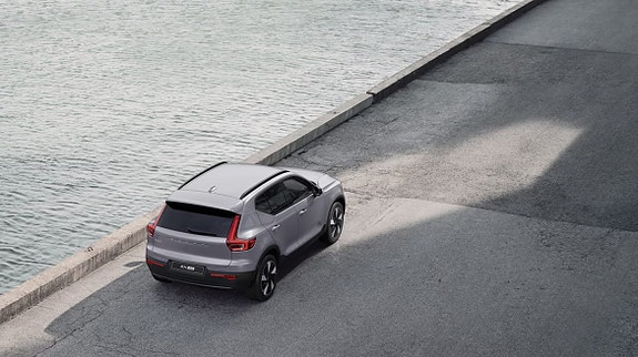 Volvo EX40 14 of 14