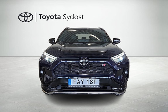 Toyota RAV4 6 of 21