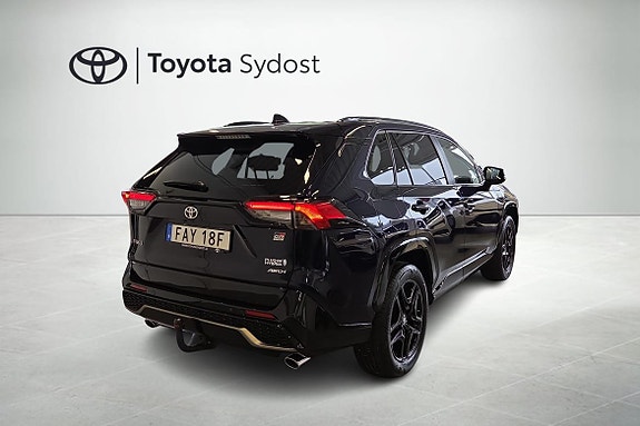 Toyota RAV4 3 of 21