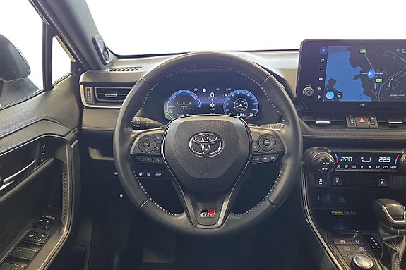 Toyota RAV4 10 of 21